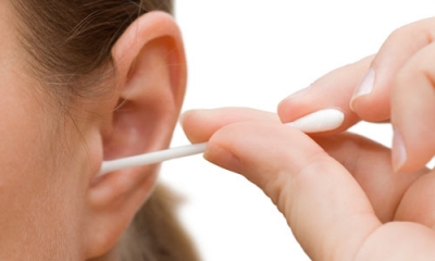 Como devo limpar meu ouvido?